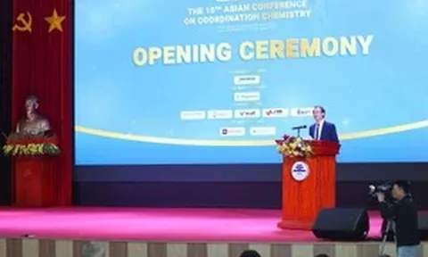 Tạo dựng hệ thống giáo dục và khoa học gắn với công nghiệp hóa, hiện đại hóa