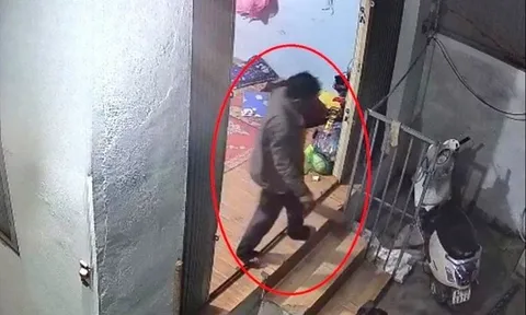 Truy tìm đối tượng xông vào phòng trọ chém đôi nam nữ