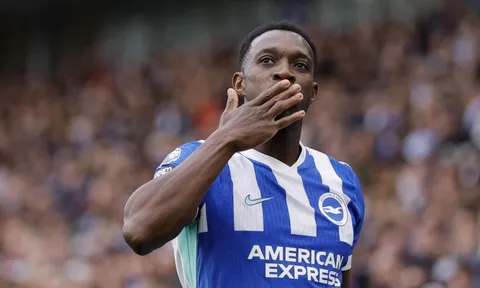 Welbeck kinh ngạc với MU