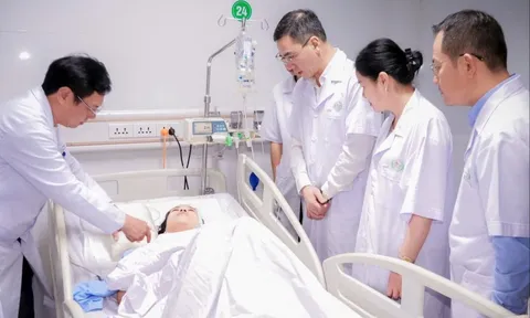 Bộ trưởng Y tế: ‘Y bác sĩ phải được bảo vệ trong bất cứ trường hợp nào’ 1