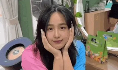 Fan tròn mắt với clip 5 giây hé lộ điểm lạ của Mai Phương Thúy