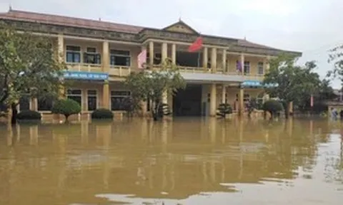 Nhiều trường ở Quảng Trị cho học sinh nghỉ học do mưa lũ