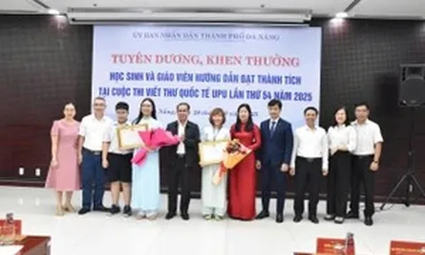 Đà Nẵng khen thưởng HS đạt thành tích tại Cuộc thi viết thư quốc tế UPU