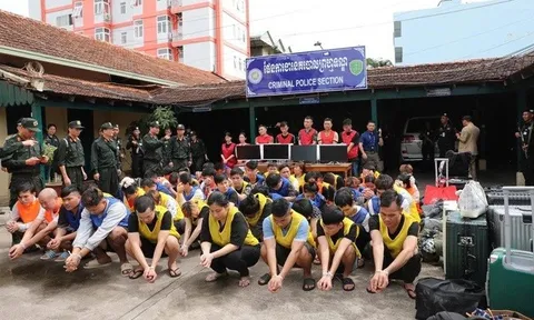 Cô gái Việt cầm đầu đường dây lừa đảo qua mạng hơn 300 tỷ đồng ở Campuchia