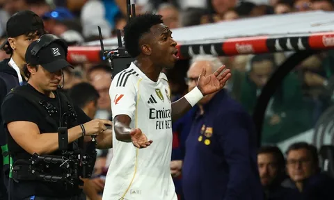 Dugarry: 'Florentino Perez sẽ bán Vinicius'