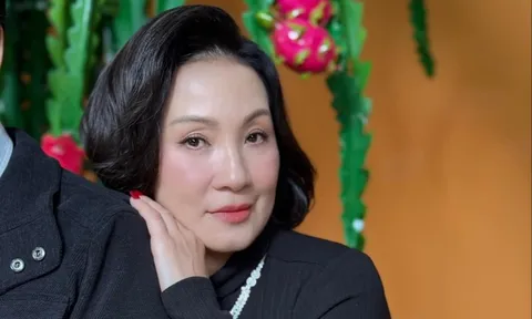 Người đàn ông âm thầm đứng sau Hồng Đào hơn 40 năm khiến ai nghe cũng xúc động