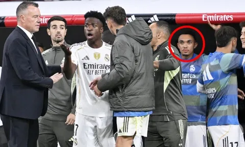 Phản ứng của Trent ở El Clasico gây bão