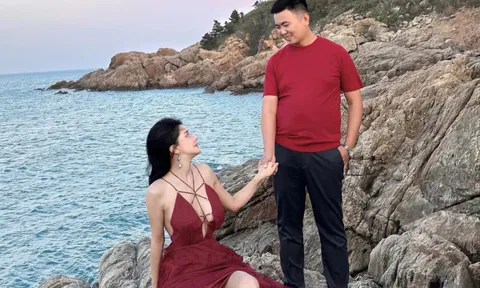 Bị tung 17 ảnh nhạy cảm, nữ diễn viên ê chề bỏ về quê, sắp sinh con đầu lòng