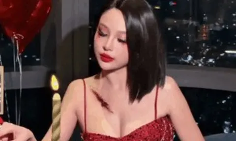 Huyền Baby diện váy hai dây khoe vòng 1 o ép đến 'ná thở', nhìn hội bạn thân đi cùng mà ai cũng mê!