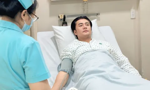 Tình trạng của nam diễn viên nhận cát-sê 1,5 tỷ đồng cho 30 giây quảng cáo bị đứt gân chân khi đang chơi pickleball