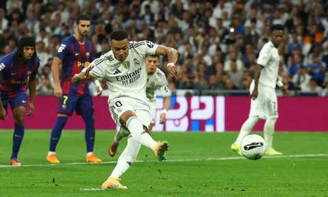 Cách Szczesny bắt bài phạt đền của Mbappe