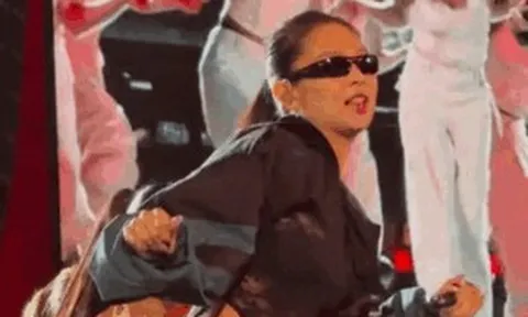 Jennie (BLACKPINK) 'thiêu cháy' mọi ánh nhìn với loạt ảnh phô diễn body phồn thực, chưng diện luôn mốt gây tranh cãi của Lisa