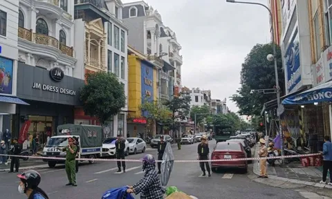 Cảnh sát đồng loạt phong tỏa, khám xét các tiệm vàng ở xứ Thanh