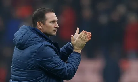 HLV Lampard vỡ mộng bất bại