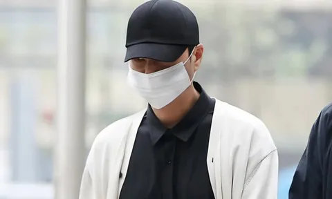 Một ca sĩ nổi tiếng showbiz rao bán nhà sau khi bị bắt quả tang đánh bạc