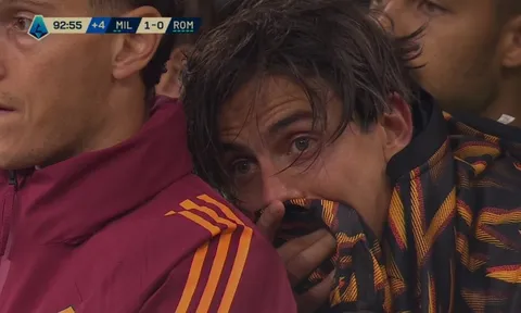 Dybala khóc sau cú đá penalty hỏng