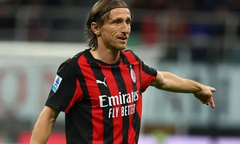 Ngả mũ trước Modric