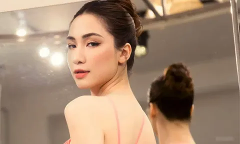 'Dậy sóng' Hòa Minzy được một người đặc biệt ẵm ra xe ô tô, danh tính quá quen thuộc