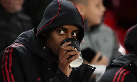 Cú sốc với Isak