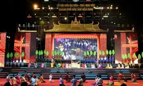 Rực rỡ sắc màu Lễ hội Oóc Om Bóc - Đua ghe Ngo TP Cần Thơ