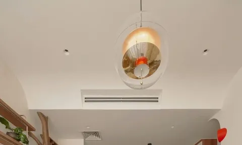 Căn hộ 100m2 dung hòa phong cách Mid-century và yếu tố bản địa