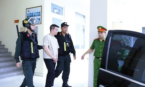 Bắt giam chồng ca sĩ Đoàn Di Băng