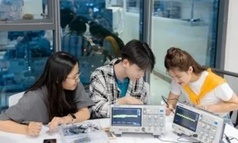 Truyền thông trong tuyển sinh đại học: Cuộc đua 'kể chuyện' bằng công nghệ