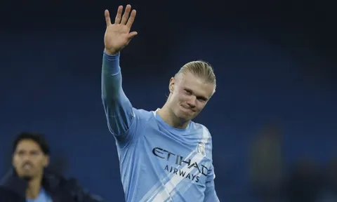 Haaland gây sốt khi khoe cảnh ăn thịt