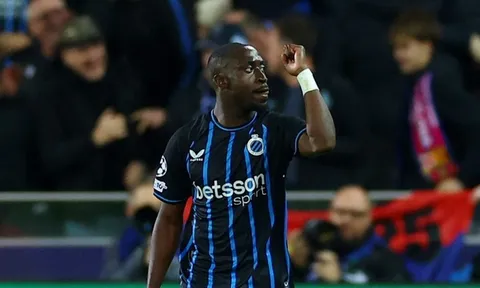 'Beckham mới' xuất hiện trong trận cầu điên rồ của Barcelona