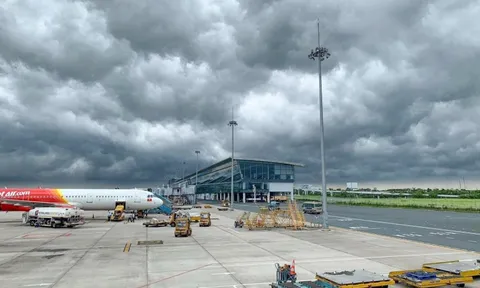 Tám sân bay chịu ảnh hưởng trực tiếp của bão số 13 (Kalmaegi)