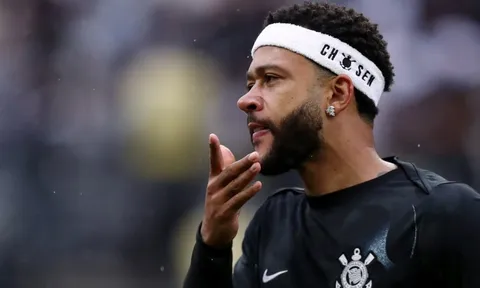 Depay hành xử đẹp