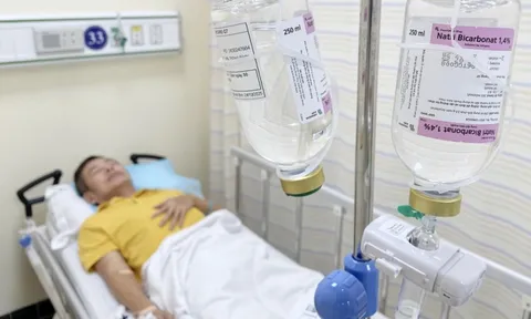 Con trai “Hoàng đế đĩa nhựa Việt Nam”: Tuổi 60 nhiều bệnh, suy thận giai đoạn cuối vì một thói quen