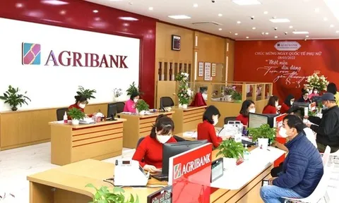 Nhiều người cao tuổi đến Agribank, BIDV, VietinBank,... để rút sổ tiết kiệm, chuyển khoản một lúc cả trăm triệu: Nhân viên từ chối giao dịch và mời công an sau khi thấy dấu hiệu bất thường