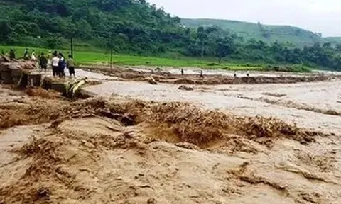 Khẩn trương khắc phục hậu quả của bão số 13; sẵn sàng ứng phó mưa lũ những ngày tới