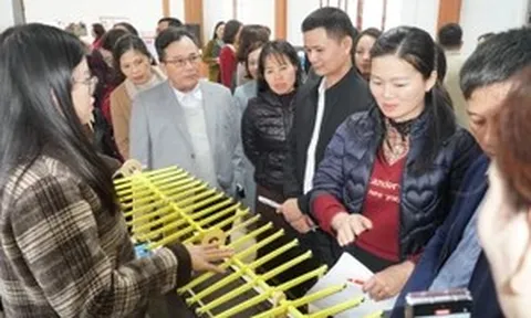 Quy định chế độ làm việc đối với giáo viên cơ sở GDTX: Động lực để yên tâm dạy học, cống hiến