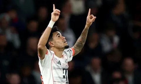 Bàn thắng 'điên rồ' của Luis Diaz