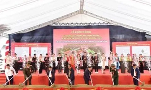 Bộ trưởng Nguyễn Kim Sơn dự Lễ khởi công trường nội trú liên cấp tại Lai Châu