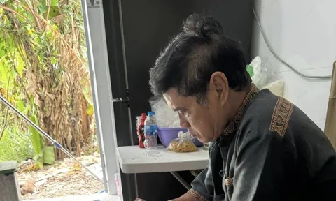 Ngôi sao đình đám một thời: Ngoài 70 tuổi vẫn ở tạm đất của người thân, bệnh tật, phụ vợ bán hàng online