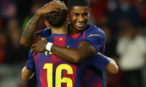 MU tự làm đau mình vì Rashford