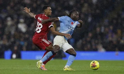 Doku khuấy đảo Premier League