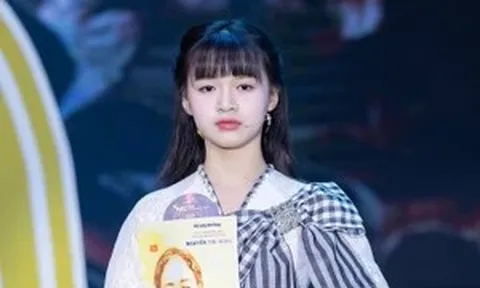 MC nhí Lê Khánh Ngọc tỏa sáng với câu chuyện về nữ tướng Nguyễn Thị Định