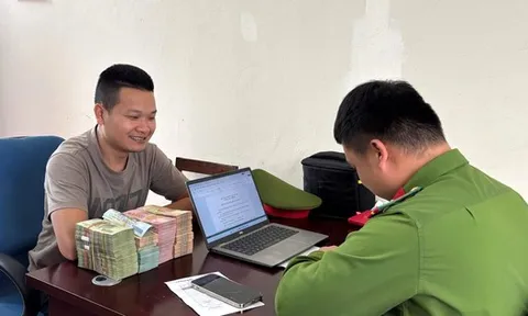 Hai vợ chồng cùng chuyển khoản nhầm hơn 600 triệu vào một tài khoản