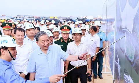 Trước ngày trọng đại, Tổng Bí thư Tô Lâm thị sát và động viên toàn lực lượng thi công siêu dự án 16 tỷ USD của Việt Nam