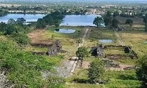 Lào phát hiện ngôi tháp cổ kiến trúc xưa