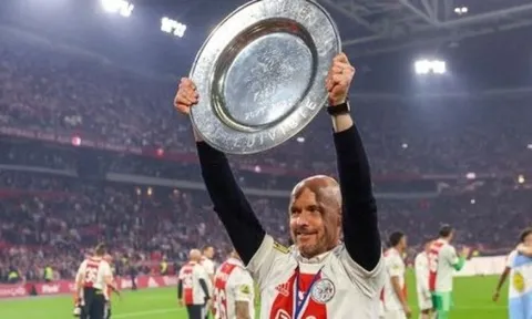 Ten Hag gây bất ngờ