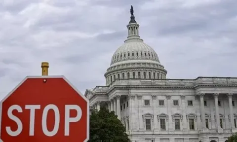 Chính phủ Mỹ mở cửa, 'sương mù' vẫn bao phủ nền kinh tế