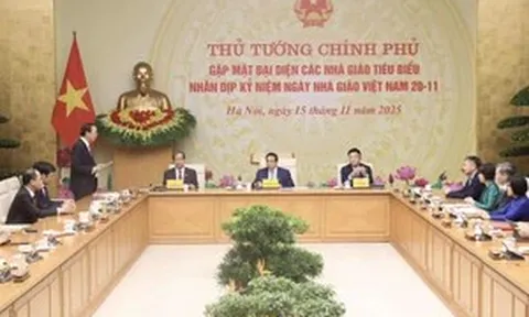 Thủ tướng Phạm Minh Chính gặp mặt các nhà giáo tiêu biểu