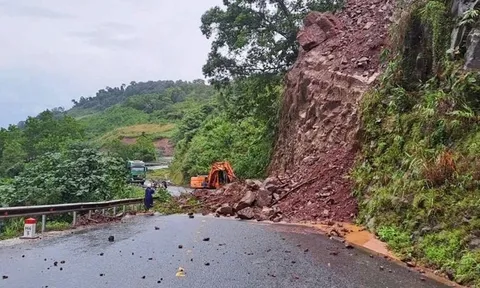 Tập trung ứng phó mưa lũ, đặt nhiệm vụ bảo đảm an toàn tính mạng cho Nhân dân lên trên hết, trước hết