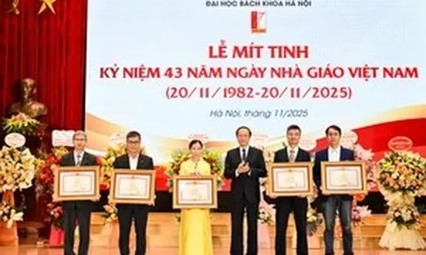 Truyền thống tôn sư trọng đạo được nâng lên với đạo luật riêng về nhà giáo