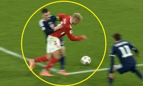 Quyết định gây phẫn nộ trong ngày Scotland giành vé World Cup